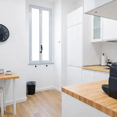 Appartement Elegant 2br Near Colosseum & San Giovanni Metro *