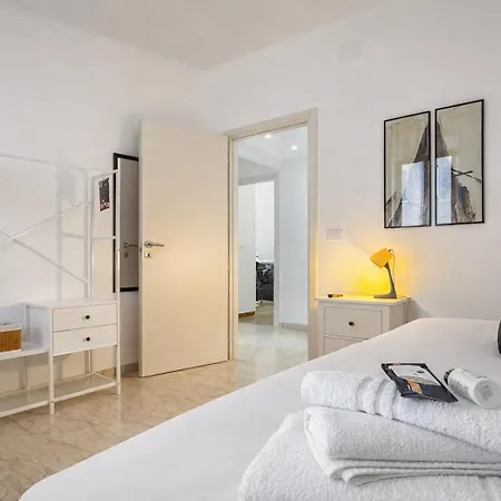 Elegant 2br Near Colosseum & San Giovanni Metro Appartement Rome
