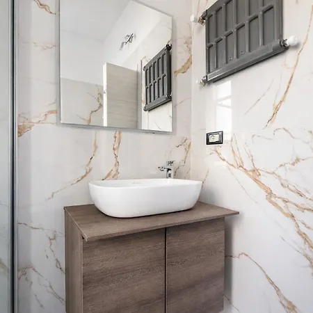 Elegant 2br Near Colosseum & San Giovanni Metro